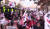 24일 박영수 특검 집 앞에서 일어난 특검 규탄 집회의 모습 [사진 유튜브 영상 캡처]
