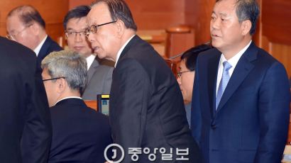박 대통령 변호사 김평우, 태극기 집회서..."탄핵은 사기"