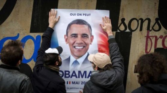 '프랑스 대선 후보' 버락 오바마 포스터가 파리 담벼락에 붙은 까닭은