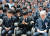 2011년 11월 고(故) 노무현 전 대통령의 영결식에 참석한 당시 민주당이광재(왼쪽)의원과 안희정 최고위원(가운데). [중앙포토]