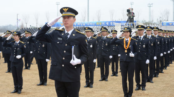 이재명 "경찰대 개혁해 재교육 기관으로 전환"