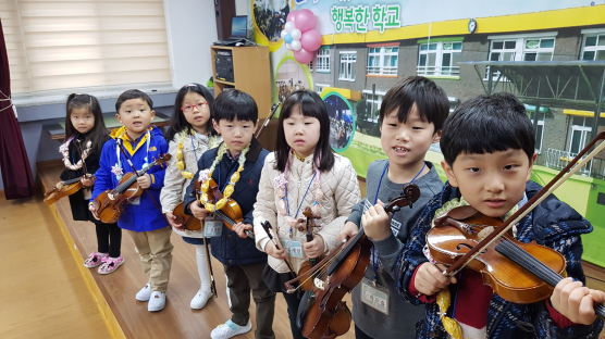 '초등생 오케스트라' 시골학교, 폐교 위기 넘다