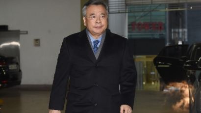 법원 "박영수 특검 자택 앞 시위·과격행위 금지" 결정