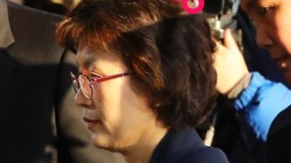 [대통령 탄핵] 출근길에 이미 탄핵 결과 '스포'한 이정미 헌법재판관