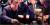 문재인 전 대표가 지난달 23일 서울 영천시장을 방문해 족발집 사장이 건네준 족발과 막걸리를 먹고 있다.