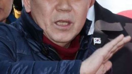 김평우, 朴 자택 찾았다가 발길 돌려…취재진에 "질문할 권리 없다"