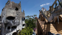 '베트남의 가우디'가 꾸민 건물, 호러 영화 장면처럼 기괴
