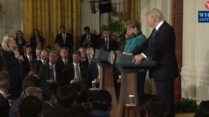 독일 기자들 트럼프에 '돌직구' 질문하자, 美 기자들..."우리가 창피해"