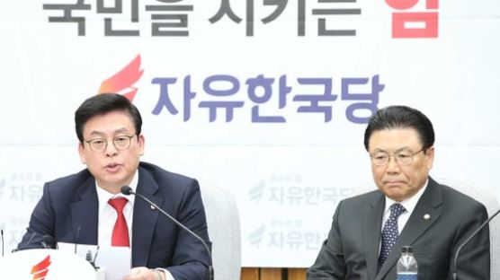 정우택, “문재인, 노무현 전 대통령 뇌물 사건 재수사 입장 밝혀야”
