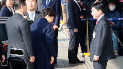 박 전 대통령 조사에 '영상 녹화' 안 하는 이유..."조사에 어려움 생길 수 있어"
