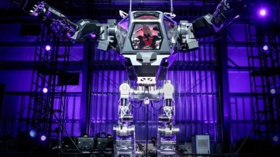 우주개척 꿈 베저스, 한국 로봇에 반하다