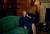 남색 코트를 걸친 원피스 차림으로 포즈를 취한 테리사 메이 영국 총리. [사진 보그 미국판 홈페이지] 