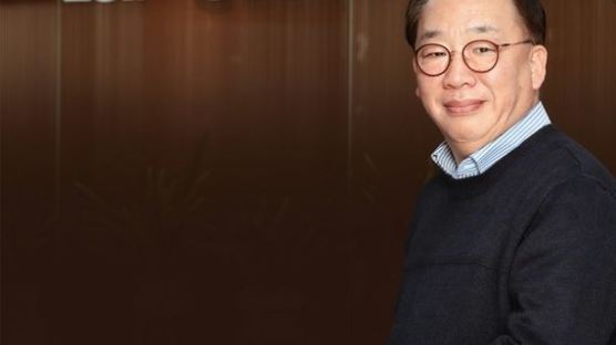 [오승일 기자의 ‘K-뷰티 히어로’(2) | 권오섭 엘앤피코스메틱 대표] 마스크팩 하나로 연매출 4000억원