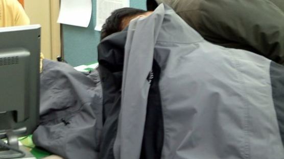 사소한 이유로 시비, 후배 흉기로 찔러 중태 빠뜨린 50대 남성 검거