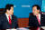 2011년 한나라당(자유한국당 전신) 안상수 당시 대표(왼쪽)와 홍준표 최고위원. [중앙포토]