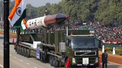 인도vs파키스탄 '핵무기 선제 공격 시사'...일촉즉발 '서남아 화약고'