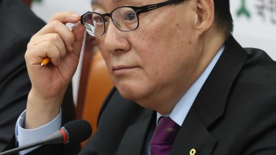 박지원 "문재인 보복 정치 이끌어, 친문 안희정 지지 의원 공천 협박”