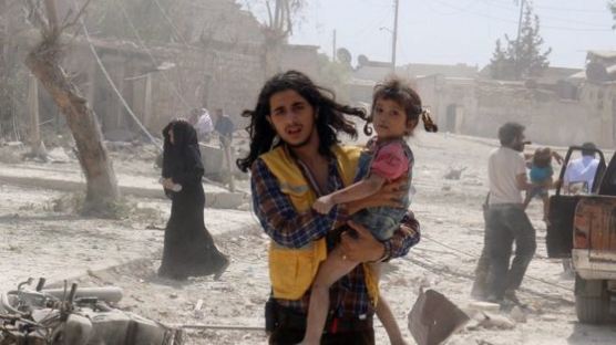 시리아, 화학 무기 공격으로 어린이 등 최소 58명 숨져