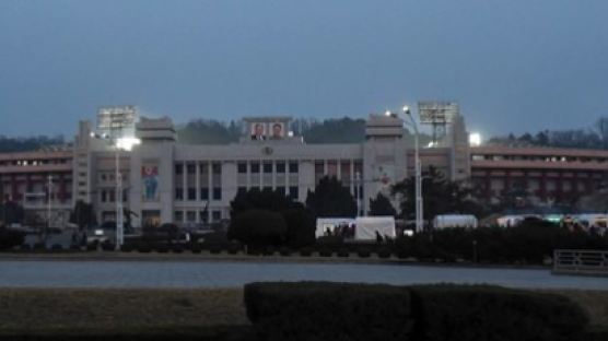 '북한 축구의 성지' 김일성 경기장을 가다