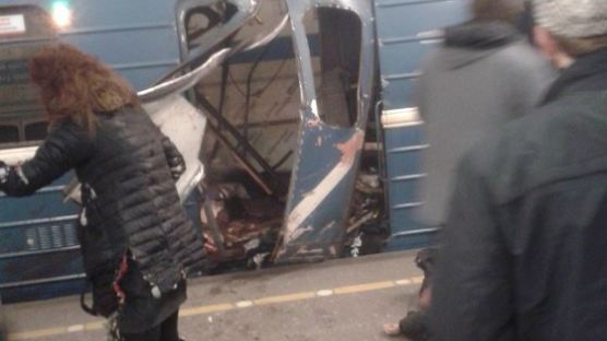 러시아 상트페테르부르크 지하철서 폭탄 테러