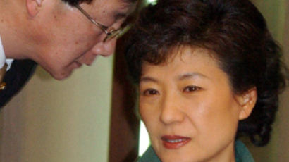 박근혜 전 한나라당 대표 비서실장 당시 유승민 후보