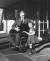 미국 역사상 유일한 4선 대통령인 프랭클린 D. 루스벨트는 소아마비로 인한 하반신 장애를 겪었지만 휠체어에 탄 모습의 사진은 극히 남아있지 않다. 백악관은 '유약한 이미지'를 우려해 촬영을 통제했다.