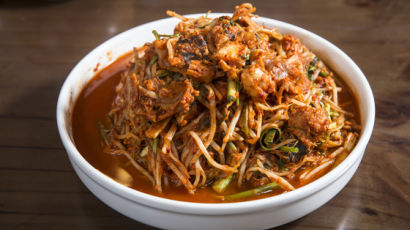 [여행기자의 미모맛집]⑪벚꽃비 내리는 창원…아귀찜 놓치면 섭섭 