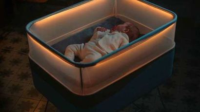 자동차 기업 포드가 개발한 '스마트 아기 침대'의 귀여운 기능
