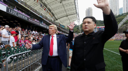 [서소문사진관]국제럭비대회장에 나타난 트럼프와 김정은