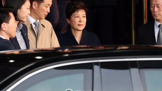 [속보] 박 전 대통령, 유영하·채명성 변호사 외에 다른 변호사 해임