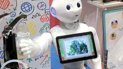 커피 주문받고 환자와 게임 … 생활이 된 일본 로봇