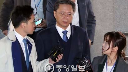 검찰, 우병우 구속영장 재청구 검토..."기각 사유, 수사 상황 재점검"