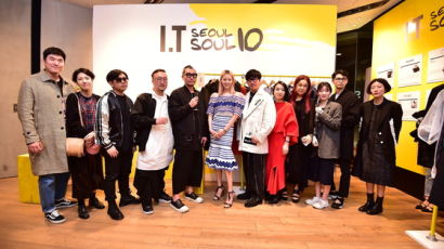 홍콩 유명 패션 편집매장에 걸린 한국 디자이너 10명의 옷...텐소울 홍콩 팝업 스토어 열려