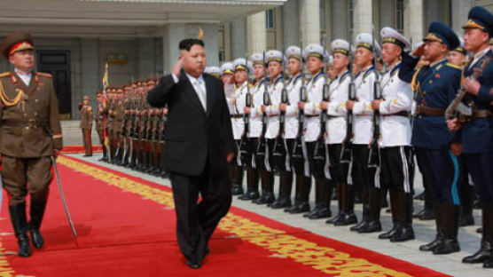 [서소문사진관]한눈에 보는 북한 열병식 전략무기들과 특수부대