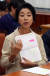 배우 김부선 씨가 국토위 국정감사에서 자료를 들어 보이며 답변을 하고 있다. [사진 일간스포츠]