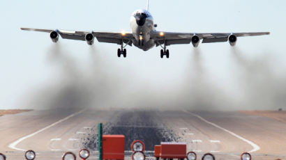 핵물질 탐지 WC-135 비행 소동…군 당국, "통상적 훈련"