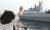해군 청해부대 17진인 대조영함이 지난 2014년 9월 29일 오전 부산작전기지에서 정호섭 해군작전사령관 등 주요 지휘관, 장병, 가족 등 1천300여 명의 환송을 받으며 아덴만 해역으로 출항하고 있다.