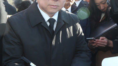 安, 22일 봉하마을 방문…노무현 전 대통령 묘소 참배