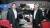 삼성전자 손영권 사장(왼쪽)과 하만 디네시 팔리월 최고경영자(CEO)가 1월 5일(현지시간) 미국 라스베이거스의 하드락 호텔에 마련된 하만 전시장에서 자율주행용 사용자경험을 구현한 오아시스 콘셉트 차량을 소개하고 있다. / 사진:i삼성전자 제공