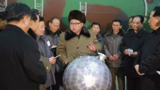 北 인민무력상 "미제 침략군 대응할 핵공격 수단 발사대기"