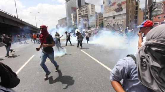 베네수엘라 반정부 시위 격화…사망자 20명 넘어