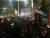 26일 오전 2시쯤 경북 성주군 초전면 소성리 마을회관 앞에서 고고도미사일방어(THAAD) 체계 배치에 반대하는 주민들과 경찰이 대치하고 있다. 성주=김정석기자