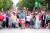 지난해 성소수자 권익 보장을 촉구하는 집회에 참가한 저스틴 트뤼도 캐나다 총리. 행렬 뒤로 성소수자를 상징하는 무지개 깃발이 보인다. [사진 트뤼도 페이스북]
