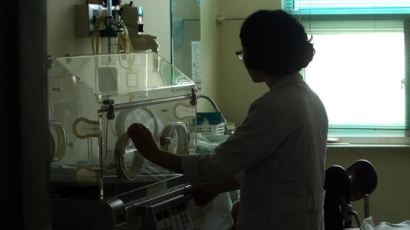 [단독] 출산 중 태아사망 의사 금고 8개월 선고에 의사들 반발