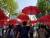'노동 탄압 금지'의 의미를 담은 빨간 우산을 들고 있는 집회 참가자들. 김나한 기자 