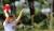어린이 날을 이틀 앞둔 3일 오후 서울 성동구 서울숲 공원을 찾은 어린이가 비누방울을 날리고 있다. 전민규 기자