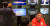 민경욱 의원(오른쪽) 등 자유한국당 관계자들의 SBS 항의 방문을 비판하는 윤창현 언론노조SBS본부장. 등을 보인 사람은 김성준 보도본부장 [사진 유튜브 캡처]