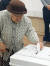 제19대 대통령선거일인 9일 오전 일본군 위안부 피해자 이옥선 할머니가 투표함에 투표용지를 직접 넣고 있다. [사진=나눔의집 제공]