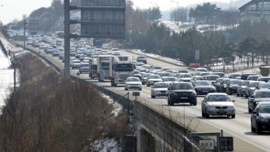 文 정부,'통근' 교통편 늘리고 '통큰' 요금 인하 계획 기대