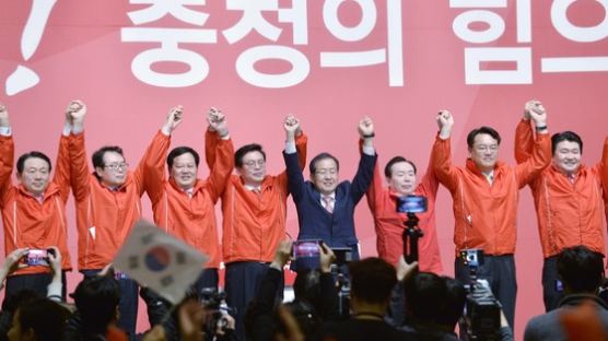 '바퀴벌레'부터 '방망이 응징'까지…자유한국당의 막말 대전